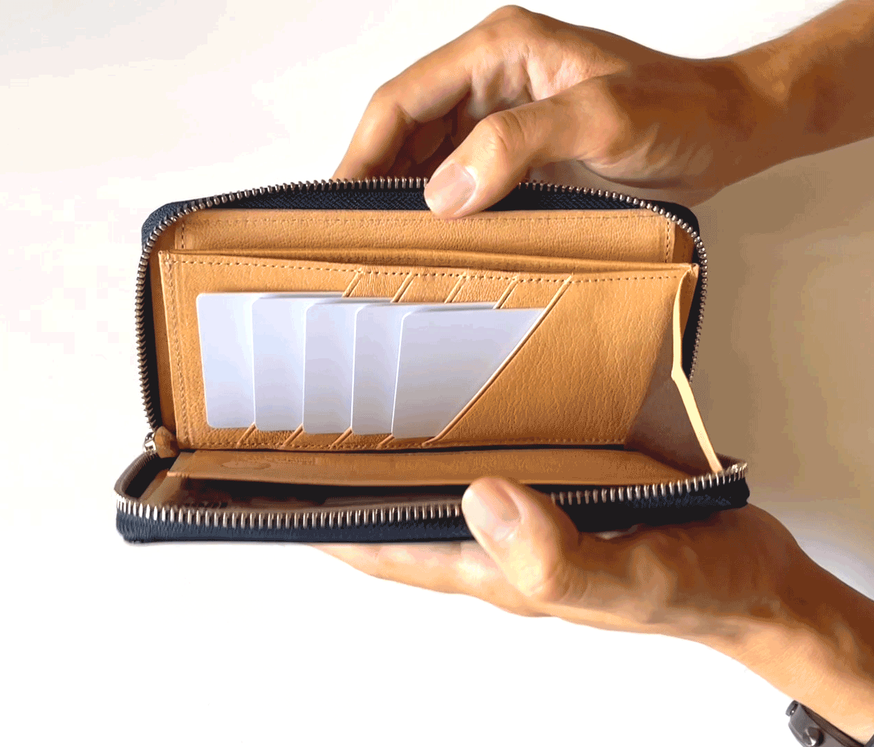 【...to®・Doos】小銭の出し入れもたつかない!「立体マチ構造」細部まで使い勝手を極めた、極小長財布・全6色