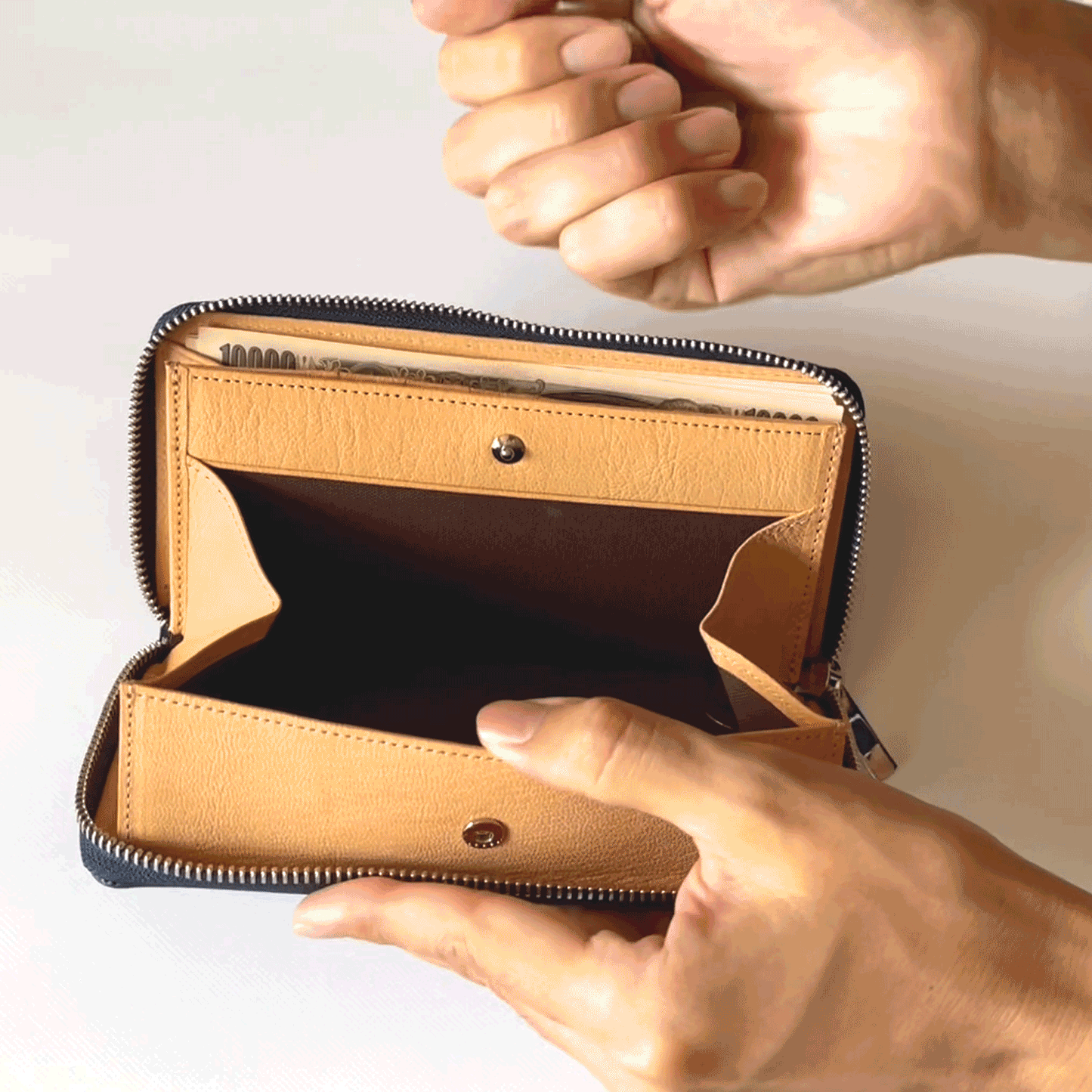 【...to®・Doos】小銭の出し入れもたつかない!「立体マチ構造」細部まで使い勝手を極めた、極小長財布・全6色